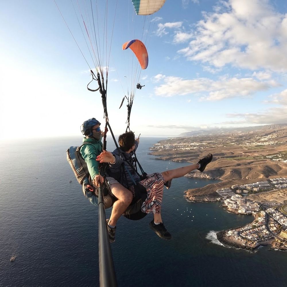 Selfie en pleno vuelo sobre la costa de Tenerife
